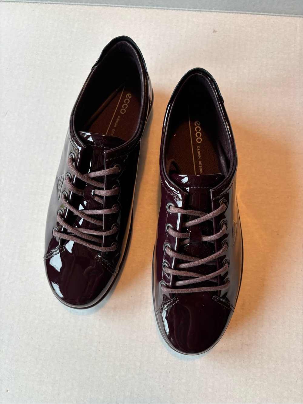 ECCO Soft 2.0 Women’s Burgundy Patent Leather Sneakers